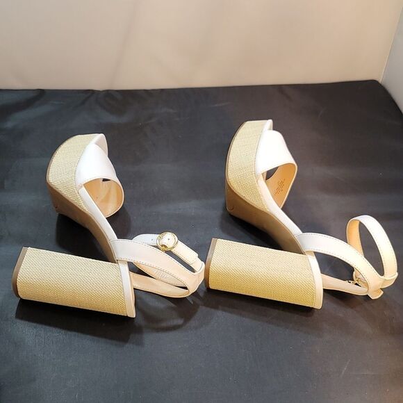 BRAND NEW GUESS PLATFORM BLOCK HEEL OPEN TOE SANDAL - Picture 10 of 12